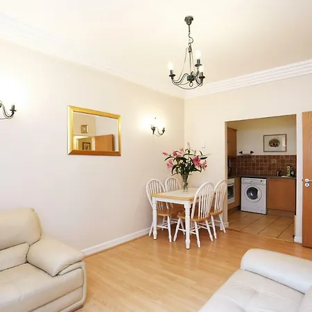 Convenient 1 Bedroom *