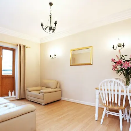 Convenient 1 Bedroom Apartment *