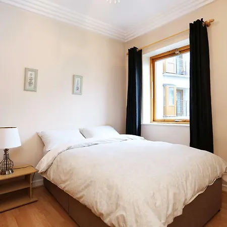 Apartment Convenient 1 Bedroom